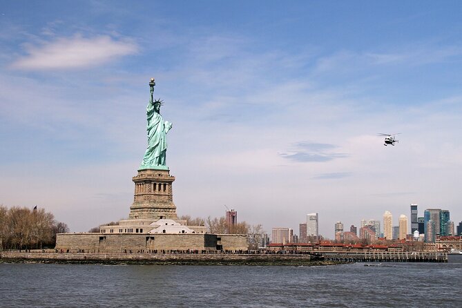 Statue of Liberty and Ellis Island Tour in Spanish - Exploring Ellis Island and Its Immigration Museum
