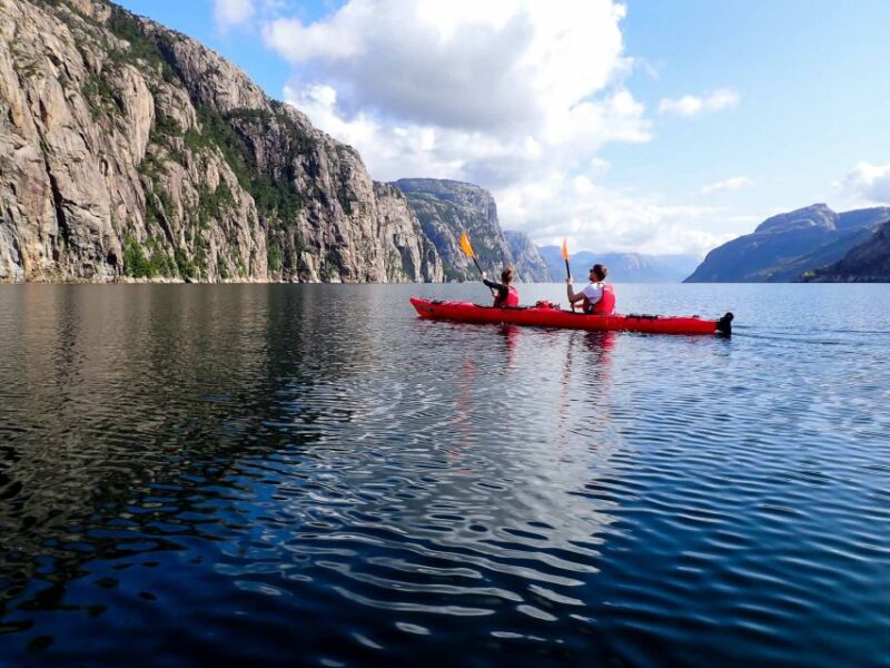 Stavanger: Guided Kayaking in Lysefjord - The Guides: Knowledgeable and Attentive