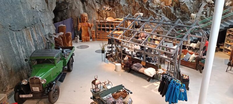 Stavanger: Månafossen photo adventure and raw nature - The Significance of Gloppedalsura Rockslide