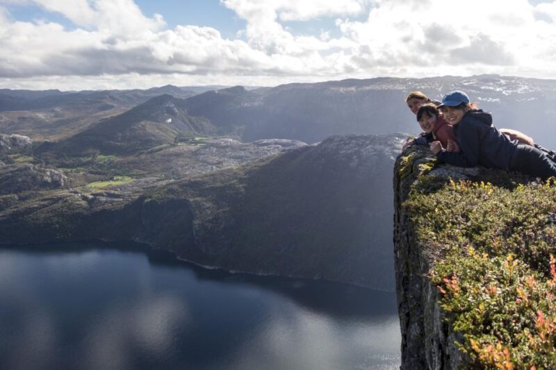 Stavanger: Preikestolen Hidden Trail Hike + Canoe + Lunch - How the Hidden Trail to Preikestolen Differs from the Main Path