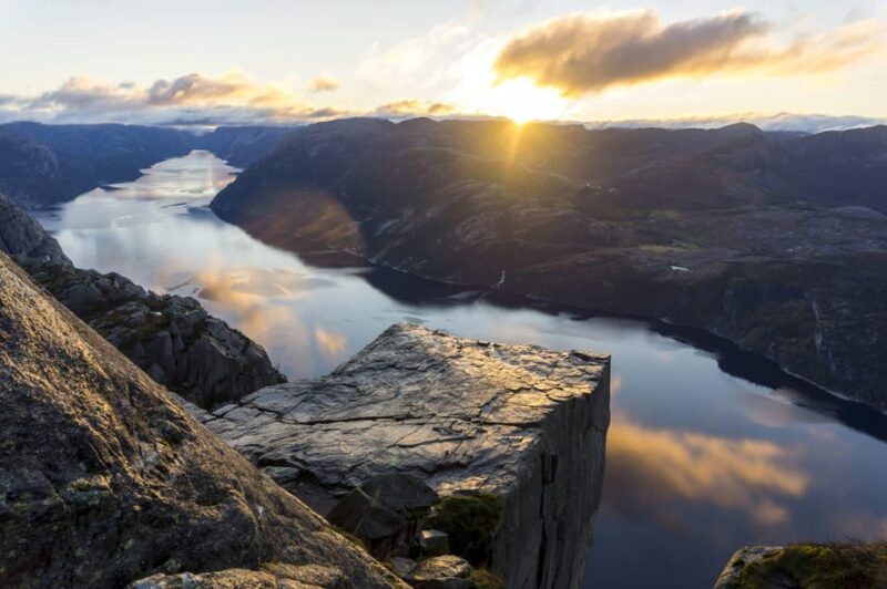 Stavanger: Preikestolen (Pulpit Rock) Hike with Local Guide - Stavanger: Preikestolen (Pulpit Rock) Hike with Local Guide – A Closer Look