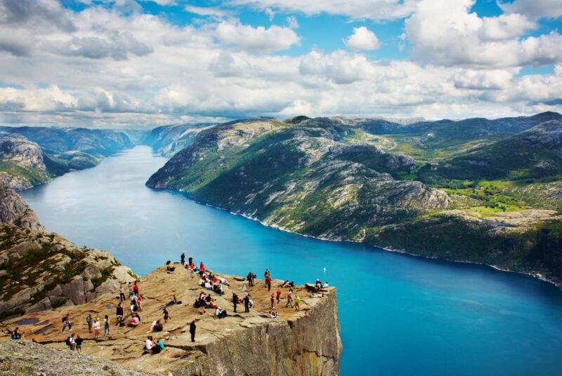Stavanger: Preikestolen (Pulpit Rock) Hike with Local Guide - Key Points