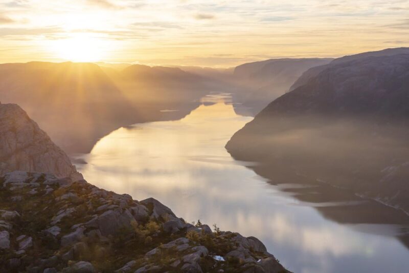 Stavanger: Preikestolen Sunrise Hike + Breakfast Buffet - Key Points