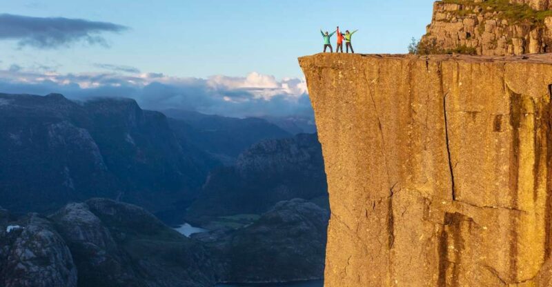 Stavanger: Preikestolen Sunrise Hike + Breakfast Buffet - The Morning in Norway: Weather and Safety Tips