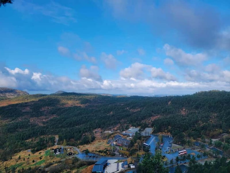 Stavanger: Prekestolen Tour with Guide and Pickup - Key Points