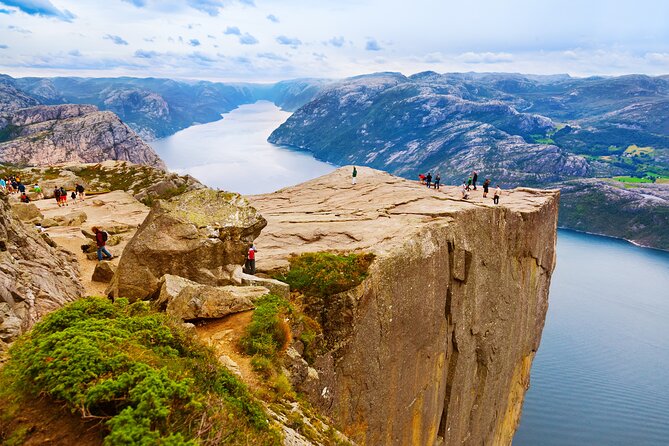 Stavanger Pulpit Rock Guided Private Hike with Hotel Pickup - Visiting Svard i Fjell on the Return Journey