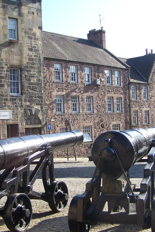 Stirling Castle and the Old Town: Private Walking Tour - Flexibility and Customization of the Tour Experience