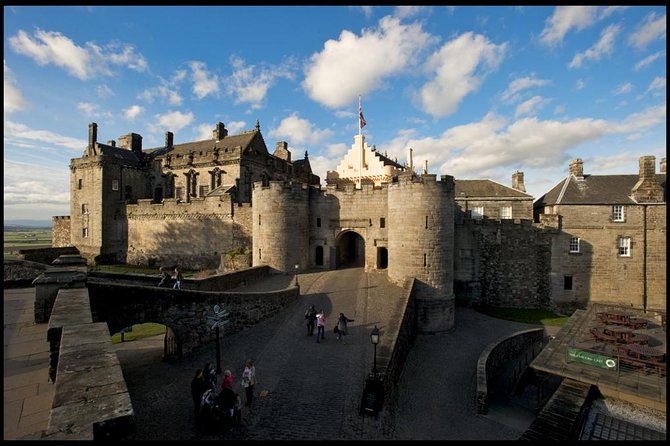 Stirling Castle and the Secrets of the Old Town Private Tour - Key Points