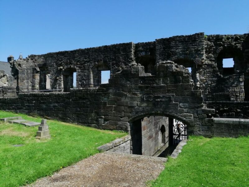Stirling: Daily Guided Walking Tour (11am & 2pm) - Practical Details and Tour Logistics
