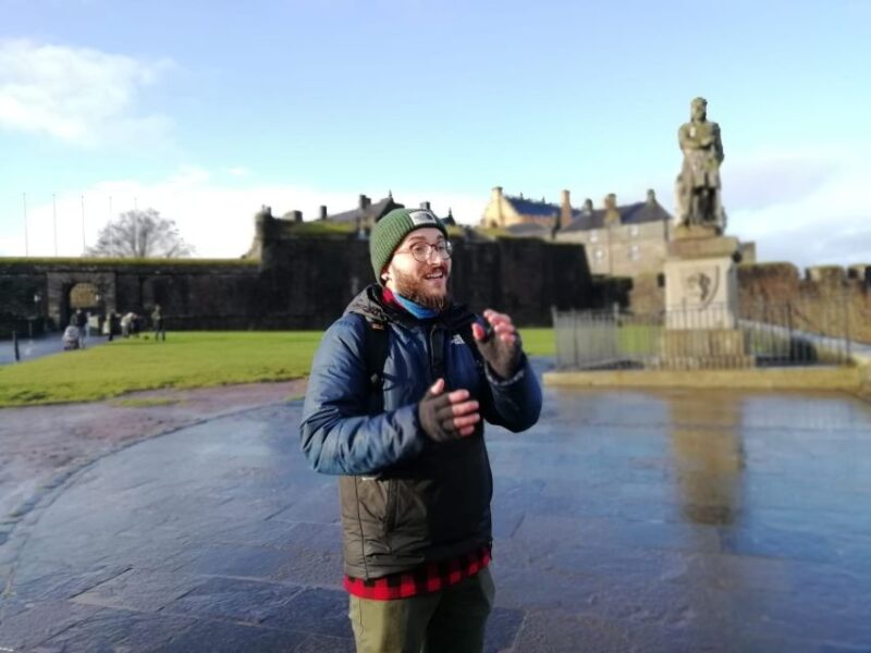 Stirling: Historical Walking Tour in Spanish - Meeting Point and Practical Details
