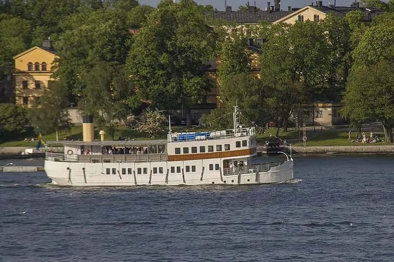 Stockholm: 2-Hour Walking Tour + 2.5-Hour Archipelago Cruise - Logistics and Booking Flexibility
