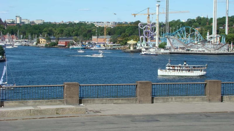 Stockholm: A Beauty On The Water - Old Town Walk & Boat Trip - Stockholm Canal Boat Tour: Scenic Views from the Water