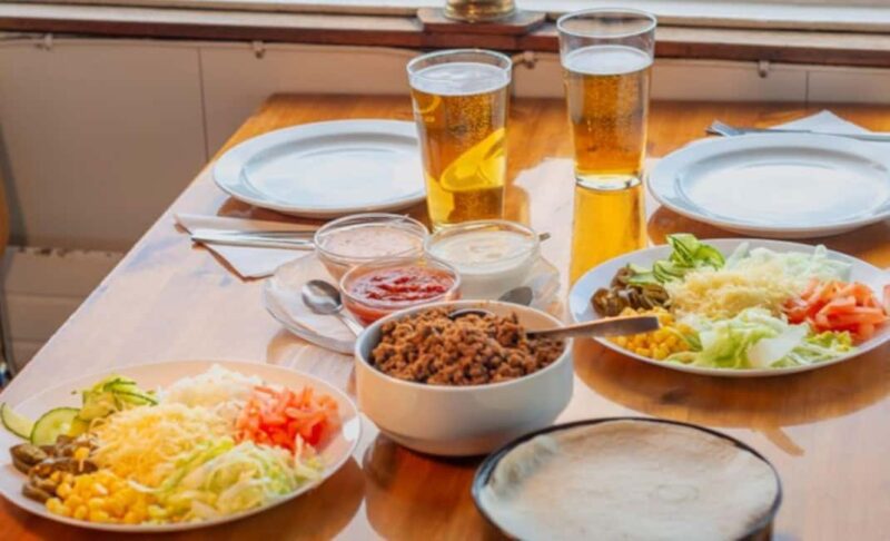 Stockholm All-You-Can-Eat Shrimp or Tacos Cruise & Coverband - Stockholm All-You-Can-Eat Shrimp or Tacos Cruise & Coverband: An Enjoyable Evening on the Water