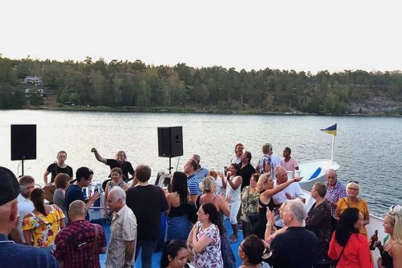 Stockholm All-You-Can-Eat Shrimp or Tacos Cruise & Livemusic - The Bridge Stop at Björnholmen During Summer