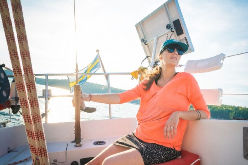 Stockholm: Archipelago Sailing Adventure with Island Chill - Lunch and leisure time in a sheltered bay