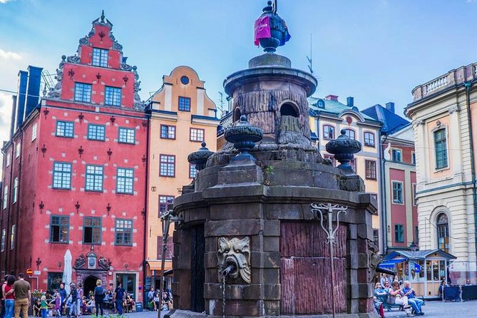 Stockholm Art Tour with a Local Expert: 100% Personalized & Private - Street Art and Graffiti at the Graffiti Wall of Fame