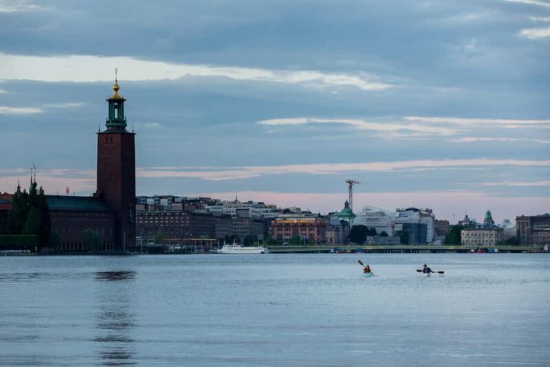 Stockholm by Night: Guided Winter Kayak Tour with Dry Suit - Starting Point at the Water’s Edge