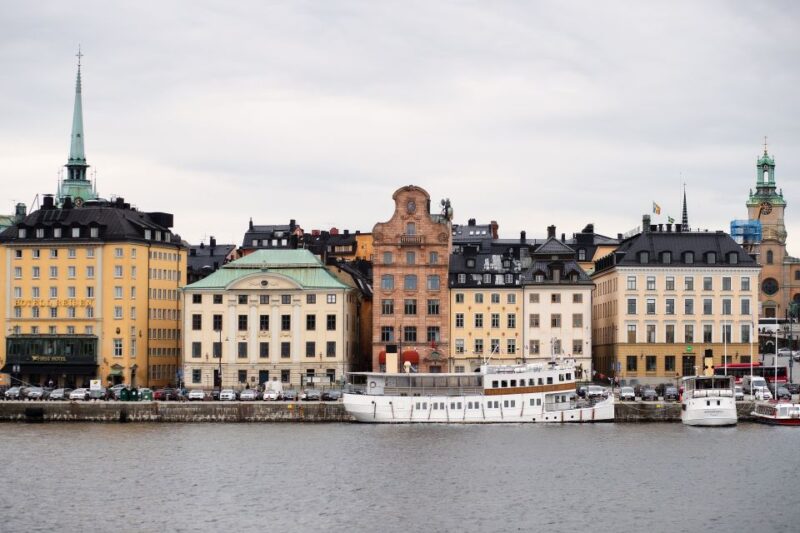 Stockholm: Capture the most Photogenic Spots with a Local - Weather and Flexibility in Stops