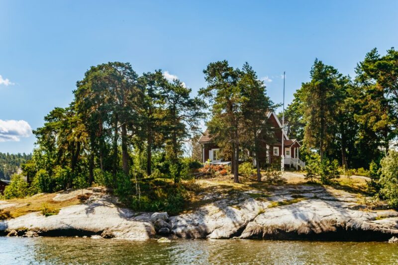 Stockholm: City Archipelago Sightseeing Cruise with Guide - Live Narration and Historical Insights