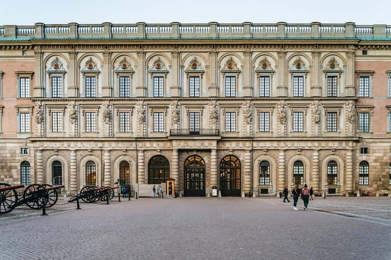 Stockholm: Ghost Walk and Historical Tour - Logistics and Meeting Points