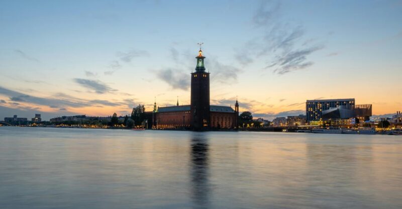 Stockholm Icons: Old Town & Riddarholmen Private Guided Tour - Why This Tour Stands Out