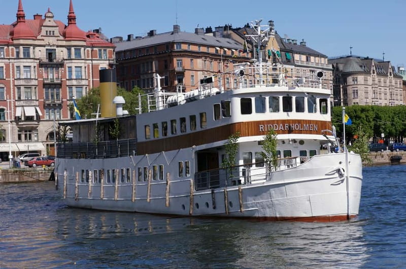 Stockholm: Midsummer Archipelago Boat Tour Live Guide DE/EN - Key Points