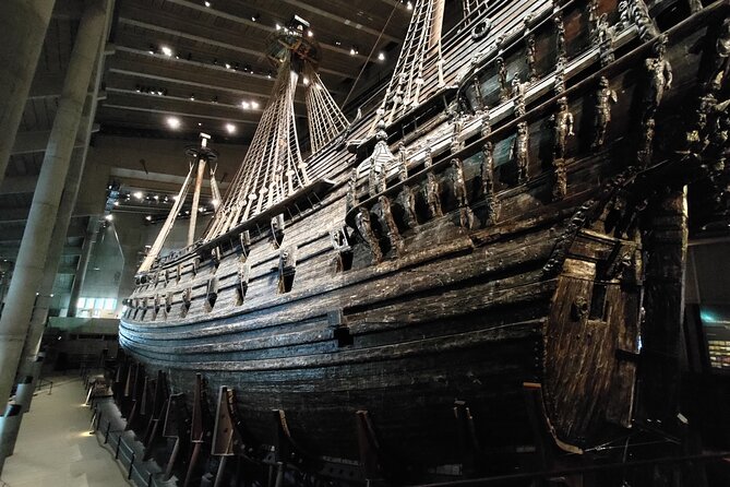 Stockholm Must See - Old Town, boat + Vasa Museum 3h small group - The Narrow Alley of Marten Trotzig and the Old Harbor