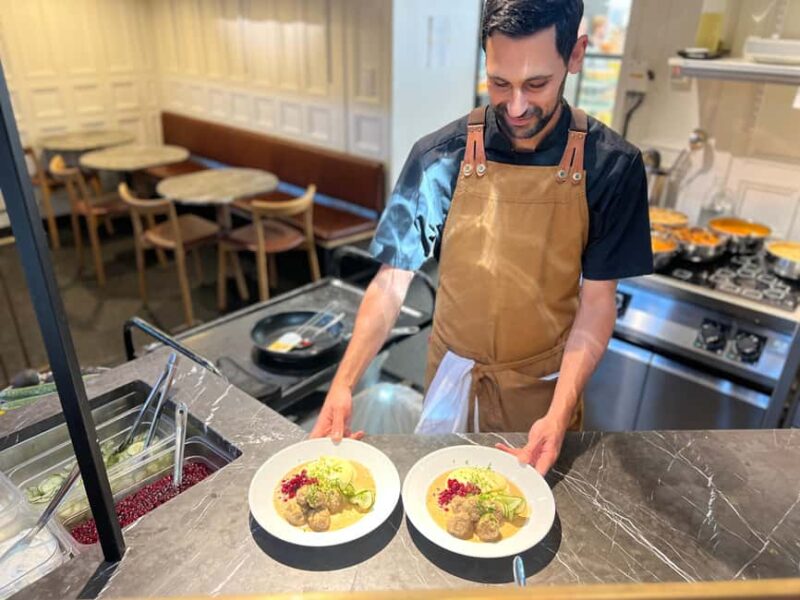 Stockholm: Old Town Food Tour of 7 Locals Favorites Tastings - Key Points