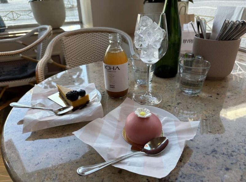 Stockholm: Old Town Food Tour of 7 Locals Favorites Tastings - Exploring Gamla Stan’s Historic Food Stops