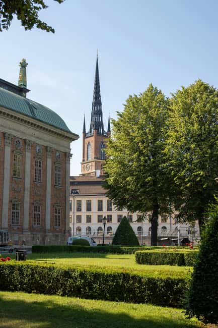 Stockholm: Old Town Gamla Stan Guided Walking Tour - Exploring Narrow Alleys like Mårten Trotzigs Gränd