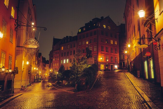 Stockholm Old Town Gamla Stan, Historic Walking Tour, Small group - The Iconic Statue of St. George and the Dragon
