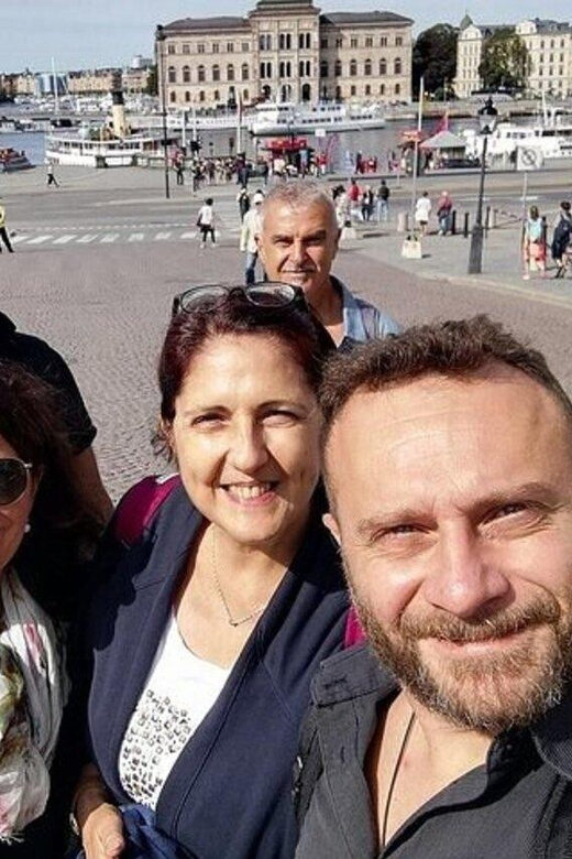 Stockholm : Old Town private Walking Tour with a guide - Visiting the Royal Palace and Stockholm Cathedral