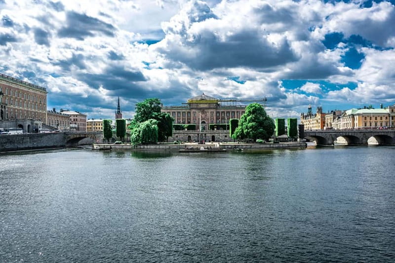 Stockholm Syndrome: 3-Hour Private Walking Tour - Discovering Old Town: Gamla Stan’s Historic Charm