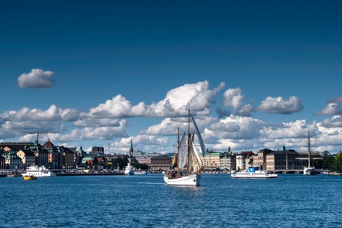 Stockholms Splendor: A 6-Hour Walk Through Culture & History - Wandering Through Gamla Stan’s Medieval Charm