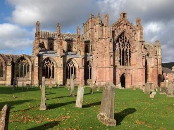 Stone & Story: Rosslyn Chapel & Melrose Abbey Private Day Trip - Dryburgh Abbey: Tranquil Literary Graveyard