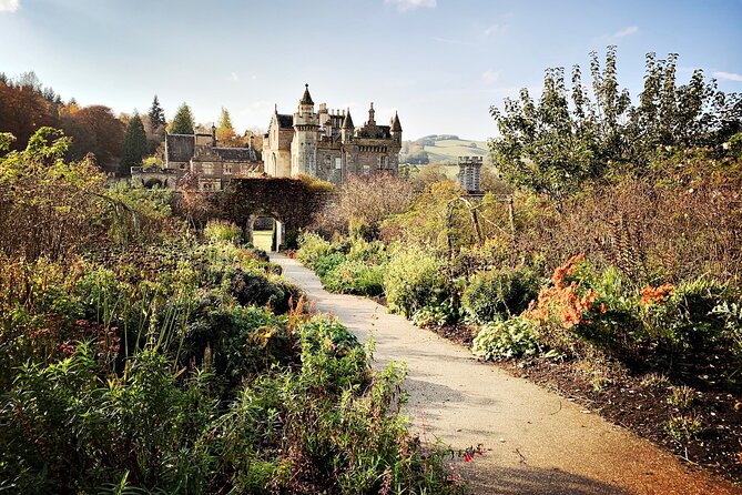 Stone & Story: Rosslyn Chapel & Melrose Abbey Private Day Trip - Knowledgeable Guides and Engaging Commentary