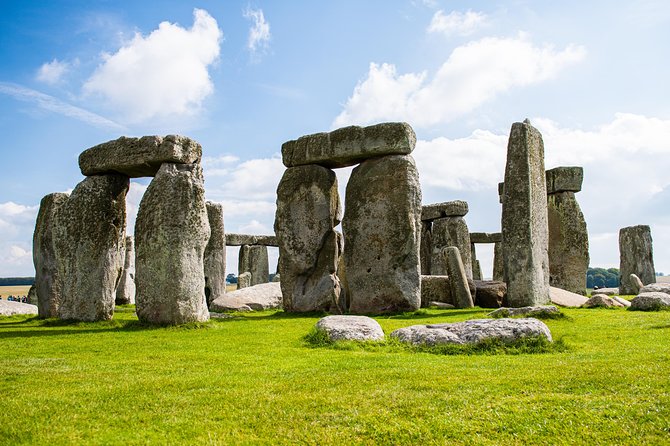 Stonehenge and Salisbury Cathedral Private Tour from Southampton - From Southampton to Iconic English Heritage Sites