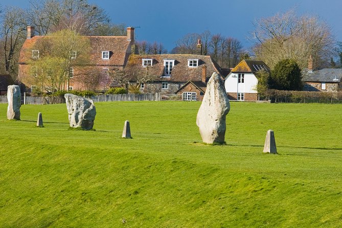 Stonehenge and The Stone Circles of Avebury Day Trip from London - Timing and Pacing: How the Day Unfolds