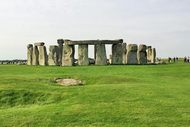 Stonehenge & Bath Day Tour from London including Admission - Exploring Bath’s Architectural Gems and Hot Springs