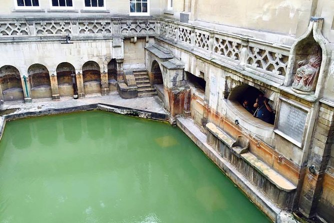 Stonehenge & Bath Day Tour from London including Admission - The Role of the Guides: Knowledgeable and Personable