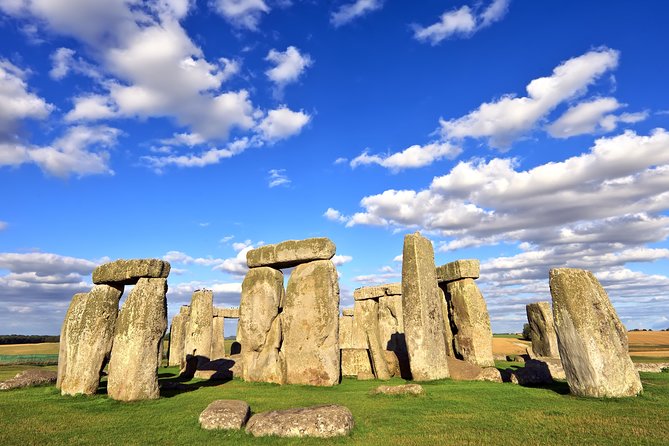 Stonehenge & Bath Private Car Tour from London - Key Points