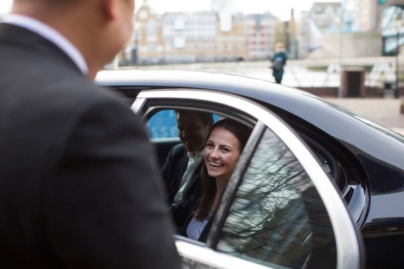 Stonehenge & Bath Private Car Tour - Exploring the Prehistoric Monument of Stonehenge