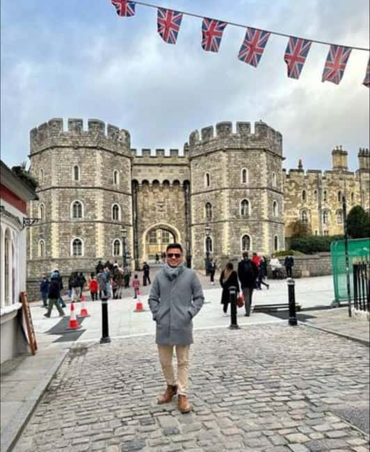 Stonehenge, Bath, Windsor, Cotswolds Villages - Accommodation in a 7-Bedroom House with Pool and Jacuzzi