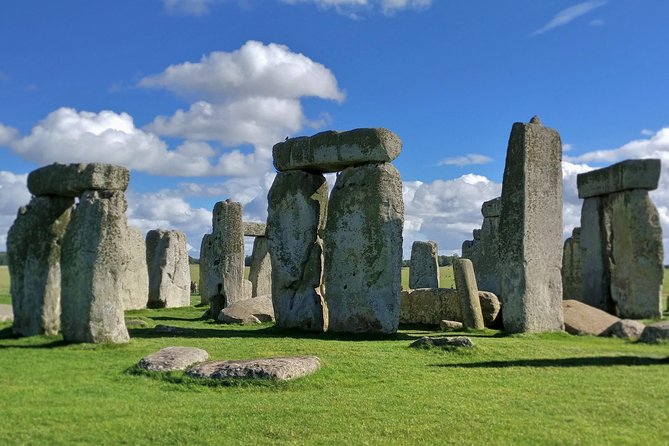 Stonehenge Half-Day luxury guided tour from Bath for 2-8 - Key Points
