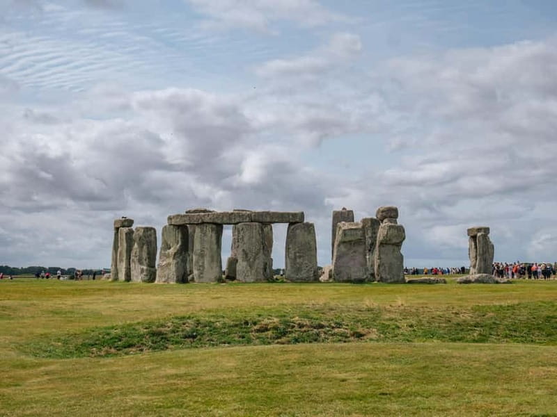 Stonehenge: Shared Half-Day Tour from Bath for 2-8 Guests - Comfortable Travel in a Luxury Vehicle
