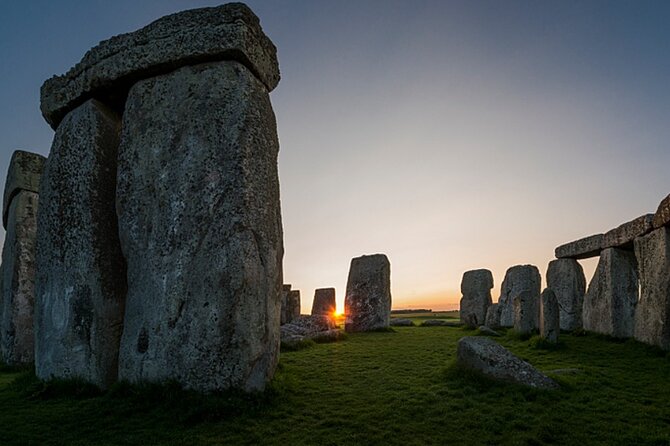Stonehenge Special Access Guided Evening Tour from London - Stonehenge Special Access: An Evening of History and Solitude