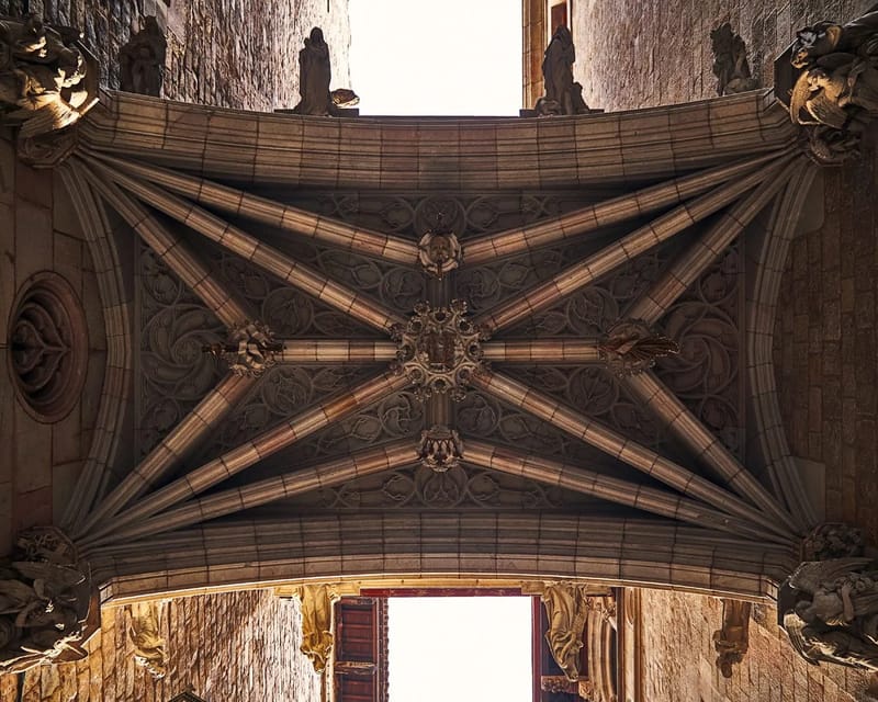 Stories, Legends and Mysteries of Barcelona - Starting Point at the Intersection of Carrer dEstruc and Carrer de Fontanella
