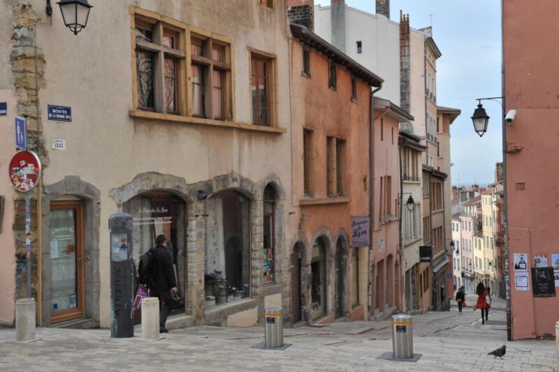 Storytelling tour of Croix-Rousse in French - The Sum Up: A Lively Journey into Lyon’s Past