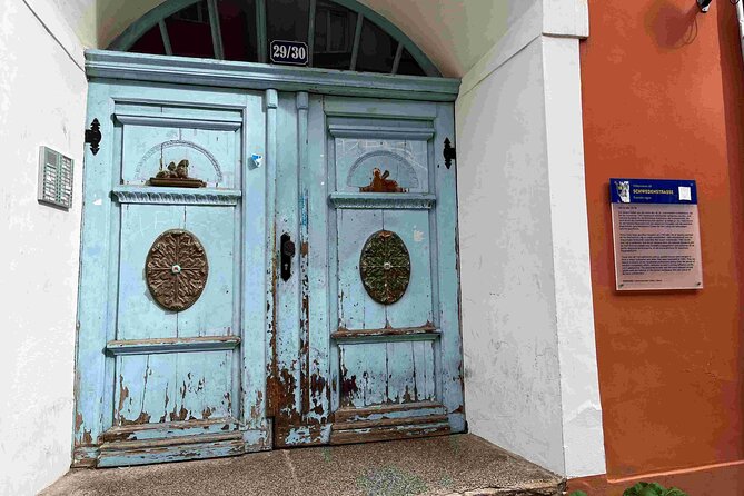 Stralsunds Old Town Audio Guided Tour of the Citys Highlights - Starting at St. Marys Church: The Gothic Landmark