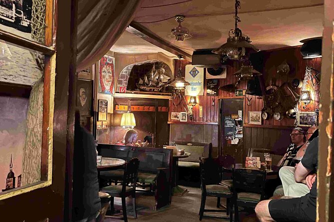 Stralsunds Old Town Audio Guided Tour of the Citys Highlights - The Old Market Square and Gothic City Hall